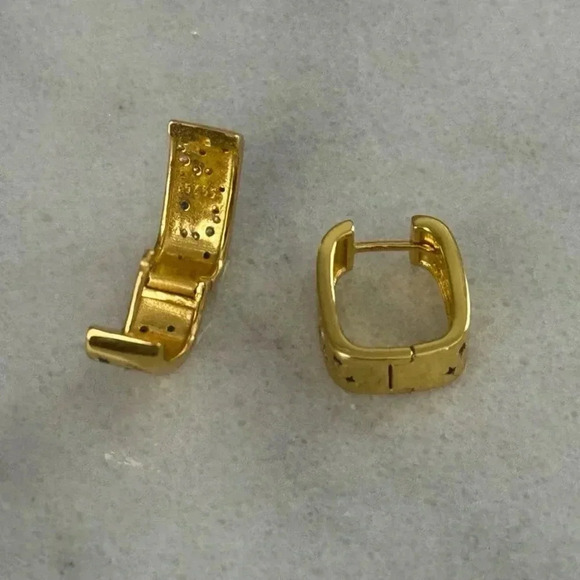 Gold Chunky Oval Moon Star Crystal Huggie Hoop Earrings 

Brand New - Picture 4 of 5